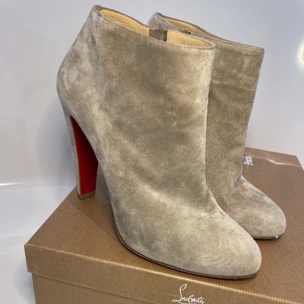 Christian Louboutin Bobsleigh 100 Veau Velours - Color Pierre - size 39.5